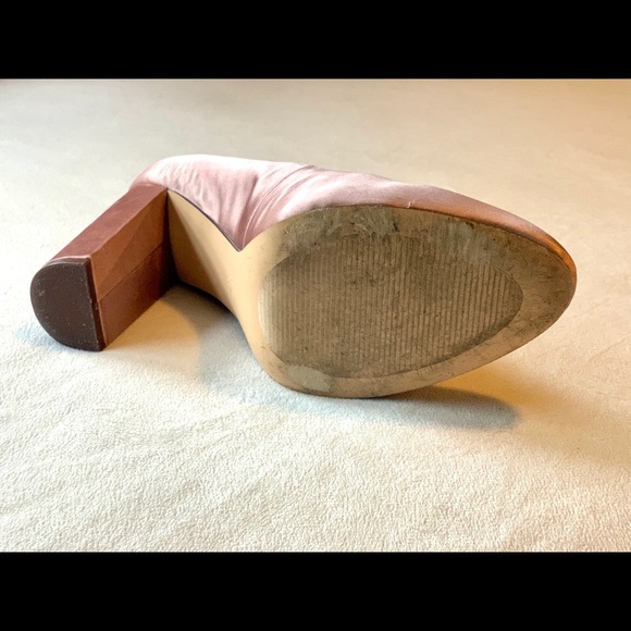 Nine West Blush Satin Pumps - US 9.5 - Picture 5 of 8
